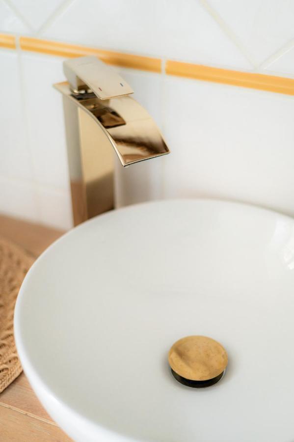 Chambres D'Hotes B&B - Chateau De Sienne Proche Avignon Orange Piscine Riviere Chusclan 외부 사진